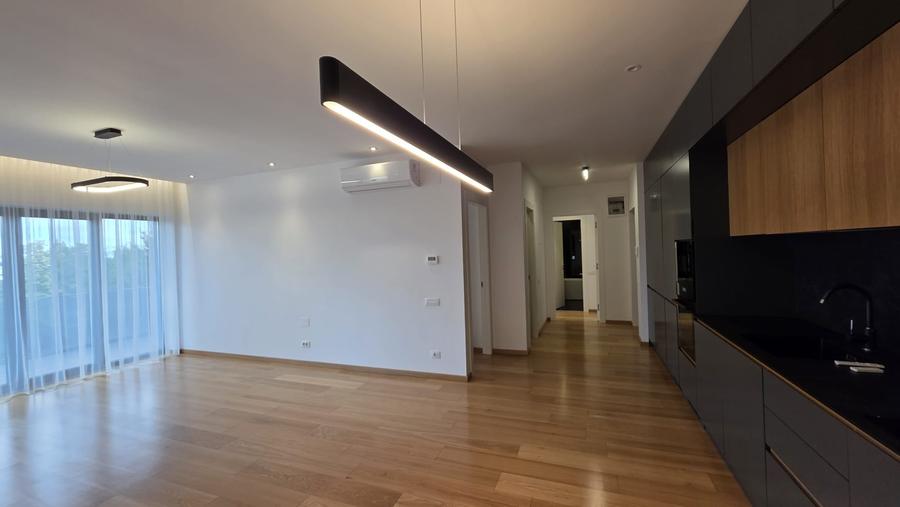 Apartament cu 3 camere decomandat în Iancu Nicolae