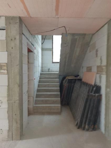 Casă cu Teren 1253 Mp în Central
