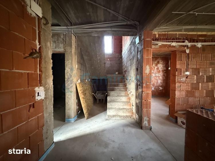 Casă cu 6 camere cu Teren 300 Mp în Sânmartin