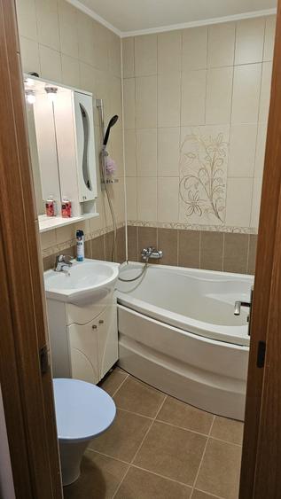 Apartament 2 camere, etaj 1/4, zona Podu Ros - 7