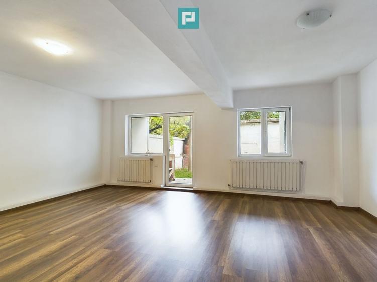 Duplex cu 5 camere cu Canalizare în Lipovei