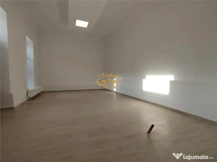 Spațiu comercial, de 72 mp, în Central