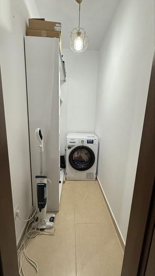 Apartament cu 2 camere decomandat în Tractorul