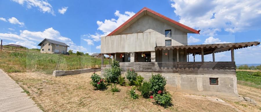 Casă individuală cu 5 camere cu Teren 1000 Mp în Exterior Est