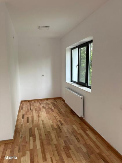 Casă cu 9 camere cu Canalizare în Drumul Taberei