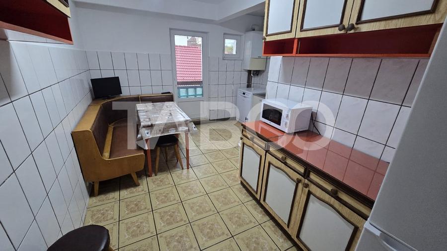 Apartament cu 3 camere decomandat, mobilat în Central