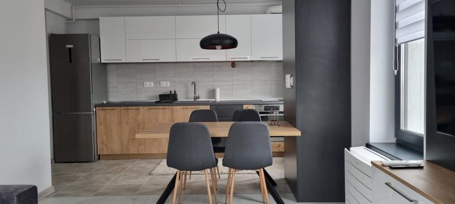 Apartament cu 3 camere decomandat, mobilat în Pipera