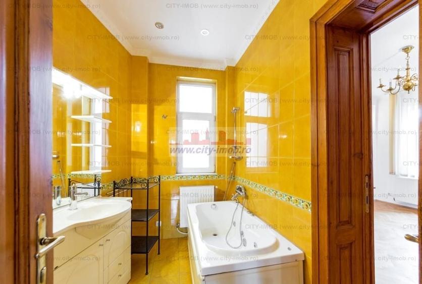 Casă individuală cu 5 camere decomandat cu Canalizare în Dorobanți