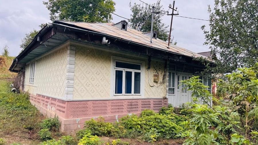Casă cu 4 camere în Bălești