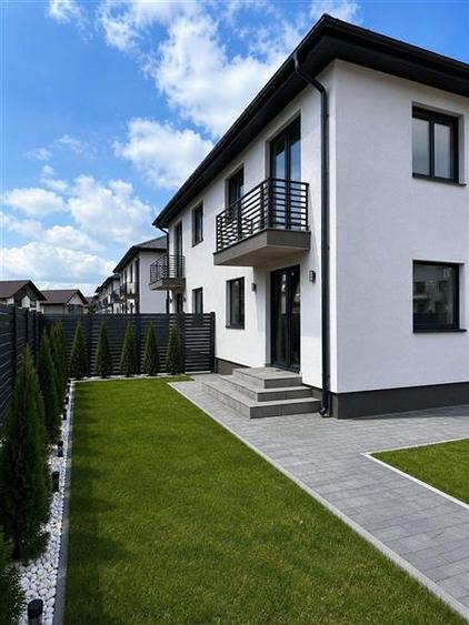 Duplex cu 4 camere cu Teren 250 Mp în Tărlungeni