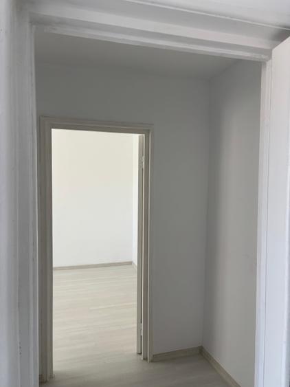 Apartament cu 2 camere semidecomandat în Bucur Obor