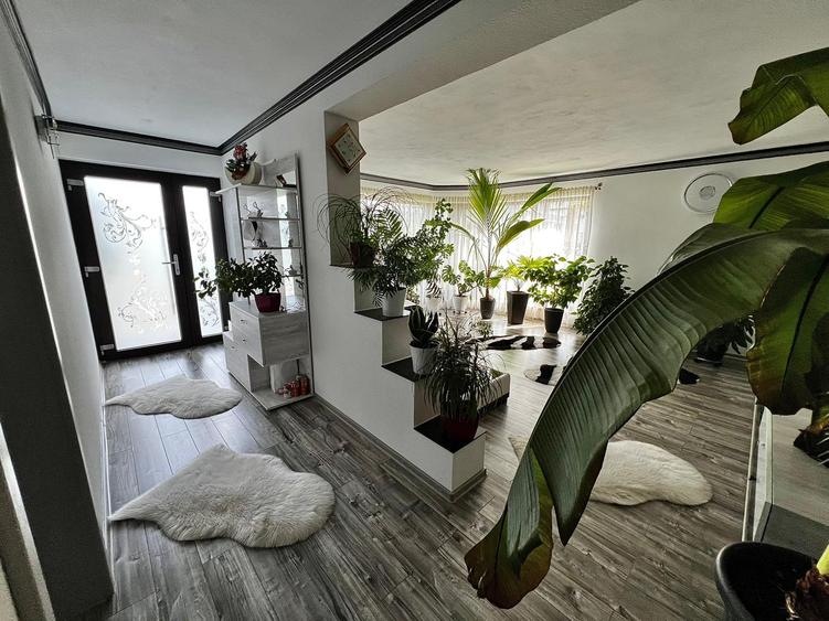 Duplex cu 4 camere cu Canalizare în Nord