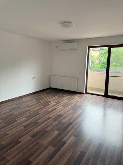 Casă cu 4 camere în Florești