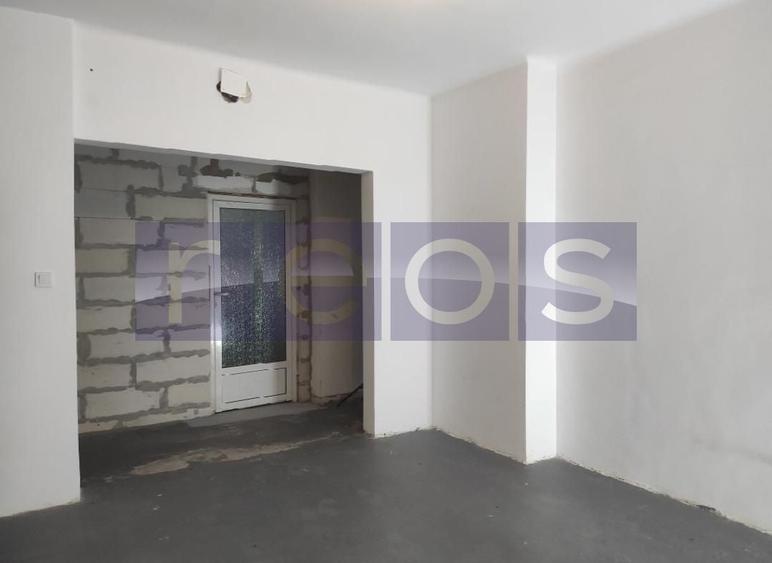 Apartament cu 4 camere decomandat în Calea Călărașilor