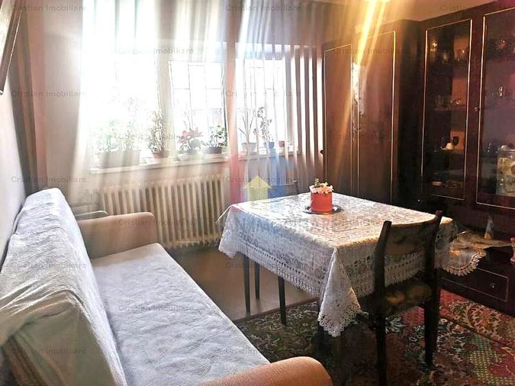 Apartament cu 3 camere decomandat în Obor