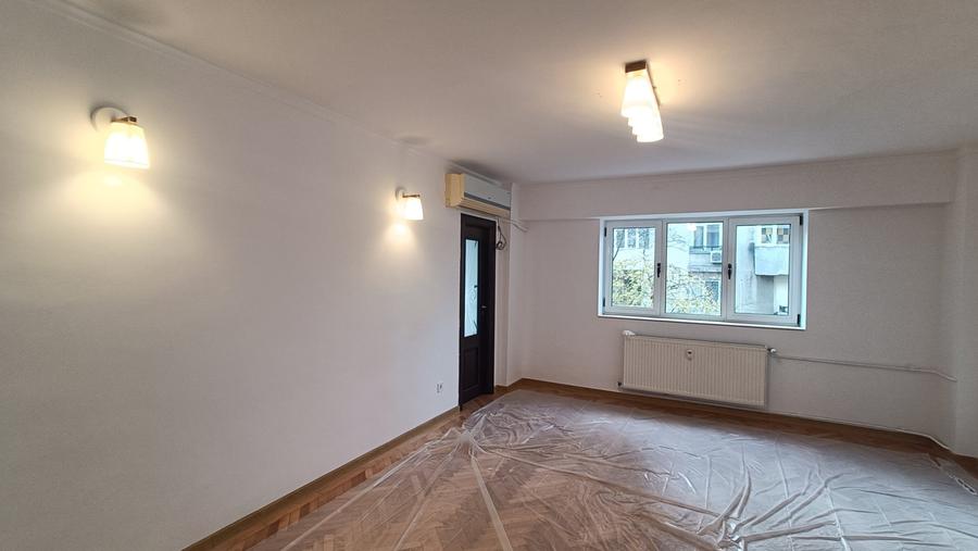 Apartament cu 3 camere decomandat în Nerva Traian