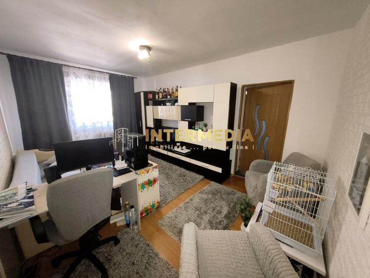 Apartament cu 2 camere semidecomandat, mobilat în Cetate