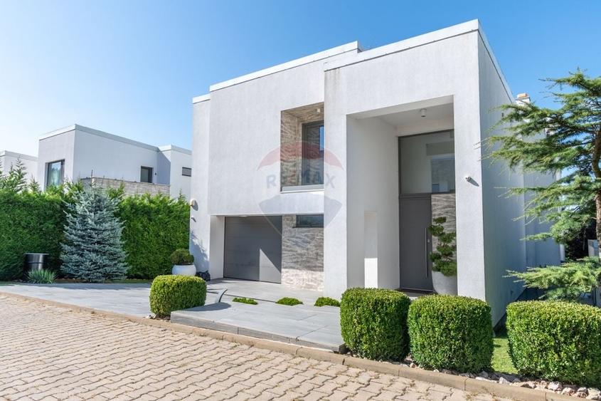 Casă individuală cu 3 camere cu Teren 600 Mp în Florești