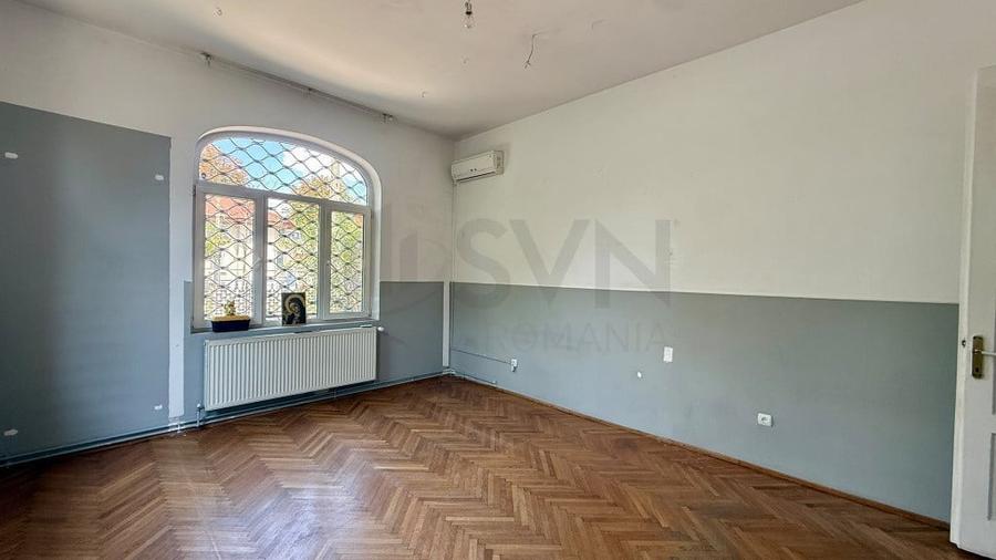 Casă cu 5 camere cu Teren 387 Mp în Muncii