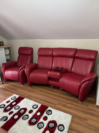Casă individuală cu 7 camere cu Teren 4000 Mp în Exterior Est