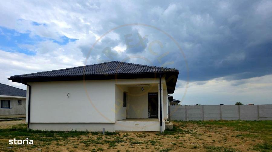 Casă cu 3 camere cu Teren 550 Mp în Lazuri