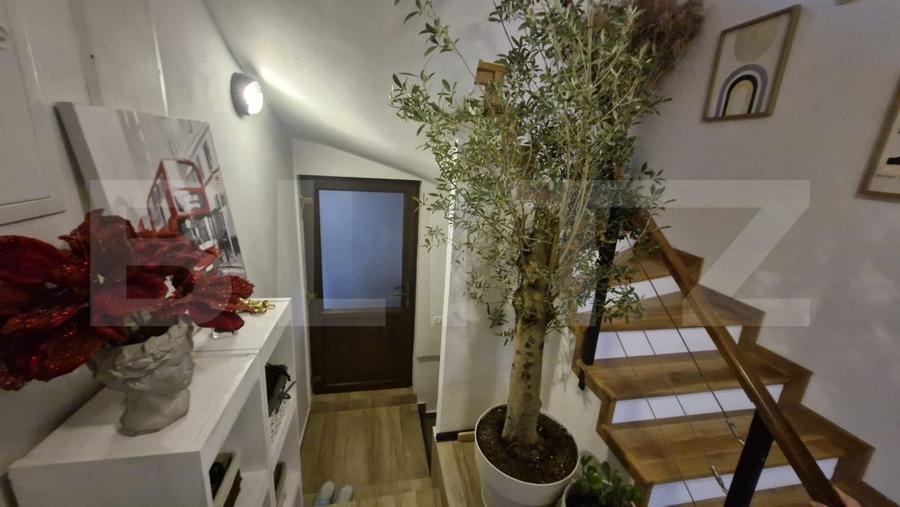 Casă individuală cu 7 camere cu Canalizare în Cetate