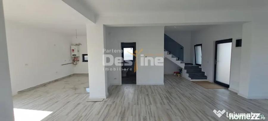 Casă cu 4 camere cu Teren 350 Mp în Miroslava