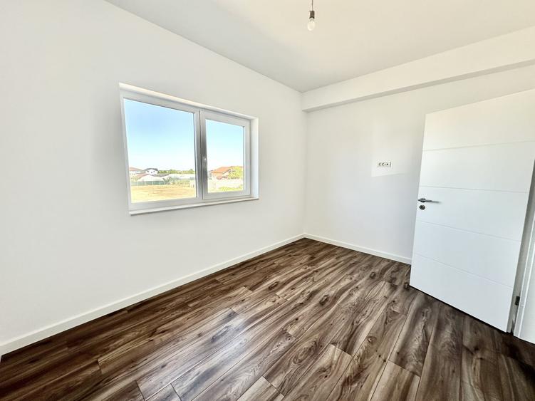 Duplex cu 5 camere cu Canalizare în Moșnița Veche