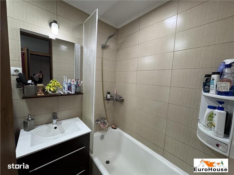 Apartament cu 4 camere în Cetate