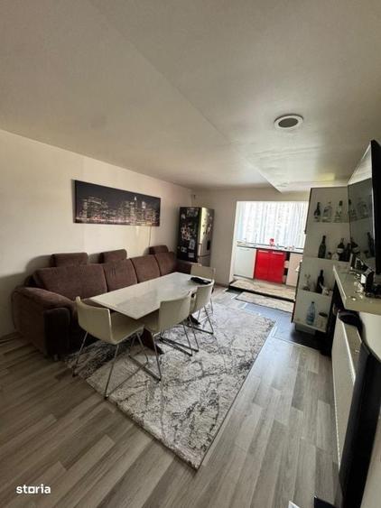 Apartament spatios cu 4 camere, 71 mp utili + balcon, zona Vasile Ale - 13