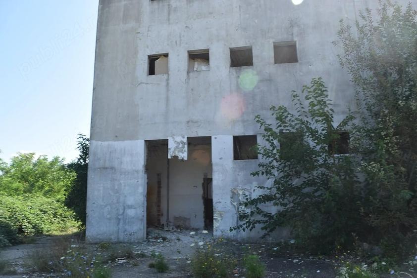 Teren de 50500 mp, în Central
