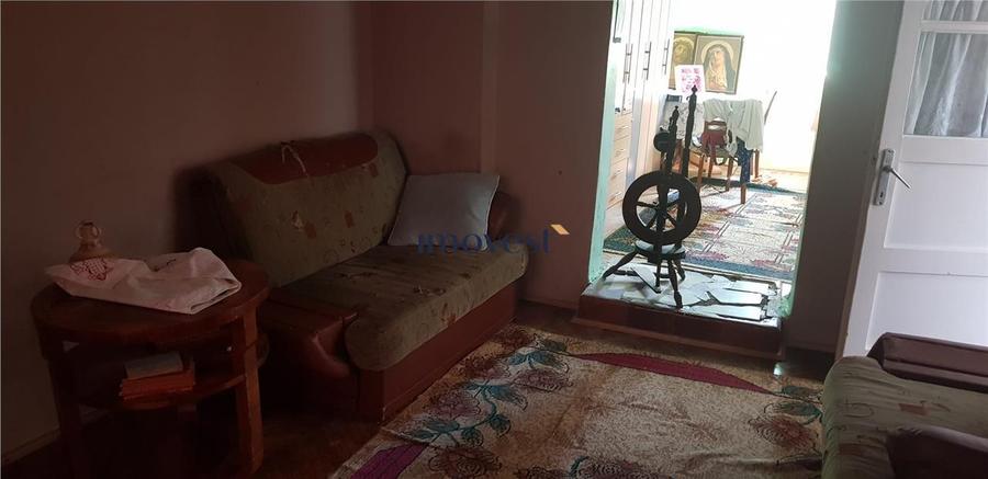 Casă individuală cu 3 camere cu Canalizare în 14 Mai