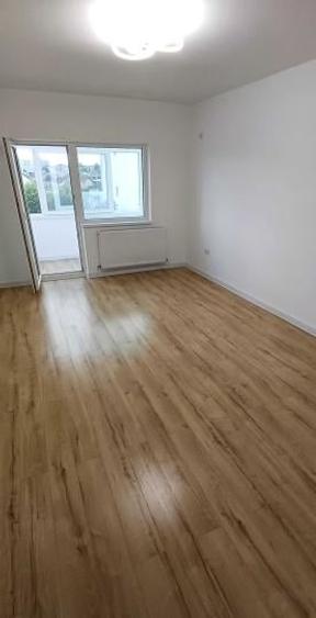 Apartament cu 2 camere decomandat în Trocadero