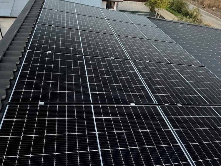 Casă individuală cu 4 camere cu Teren 233 Mp în Tunari