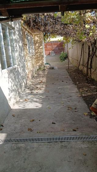 Casă cu 4 camere în Poarta Albă