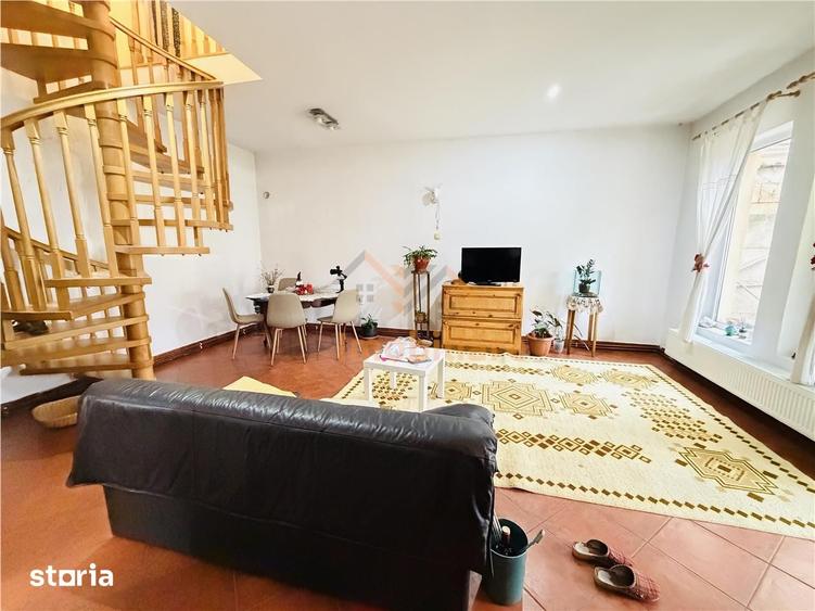 Casă cu 5 camere cu Teren 238 Mp în Central