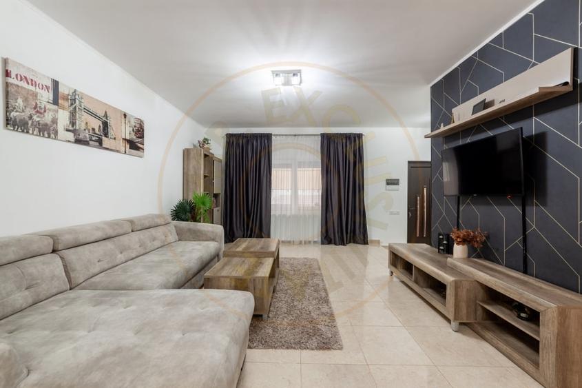 Duplex cu 5 camere cu Canalizare în Trivale