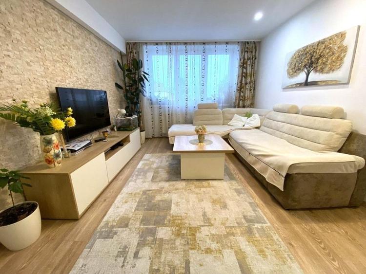 Apartament cu 3 camere decomandat, mobilat în Hipodrom 1