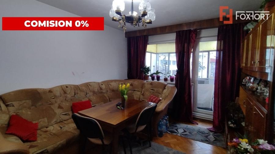 Apartament cu 4 camere semidecomandat, mobilat în Dacia