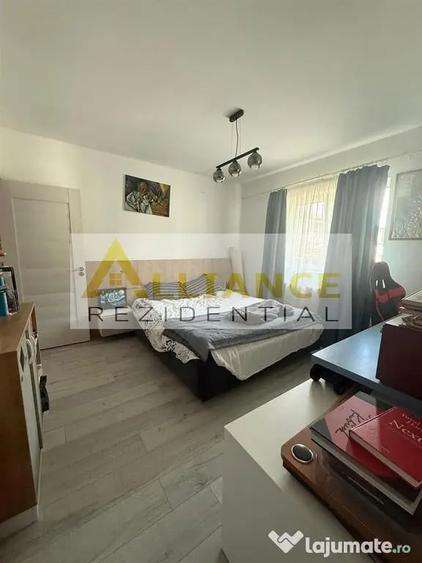 Casă cu 4 camere cu Teren 578 Mp în Central