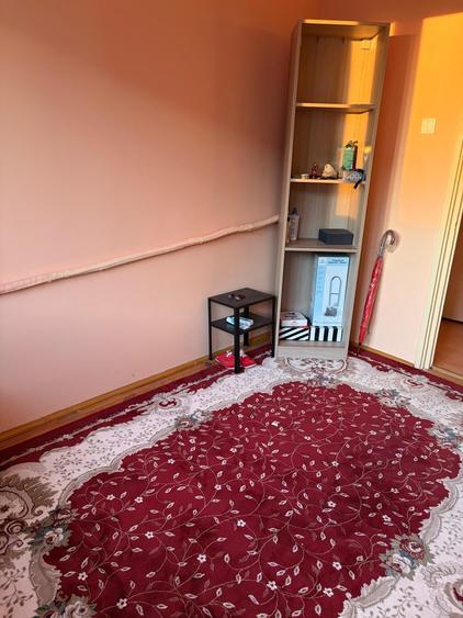 Apartament cu 3 camere semidecomandat în Titan