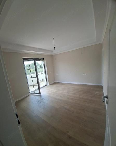 Casă cu 5 camere cu Teren 250 Mp în Torontalului