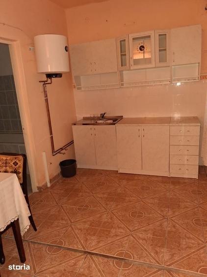 Casă cu 4 camere cu Teren 1440 Mp în Central