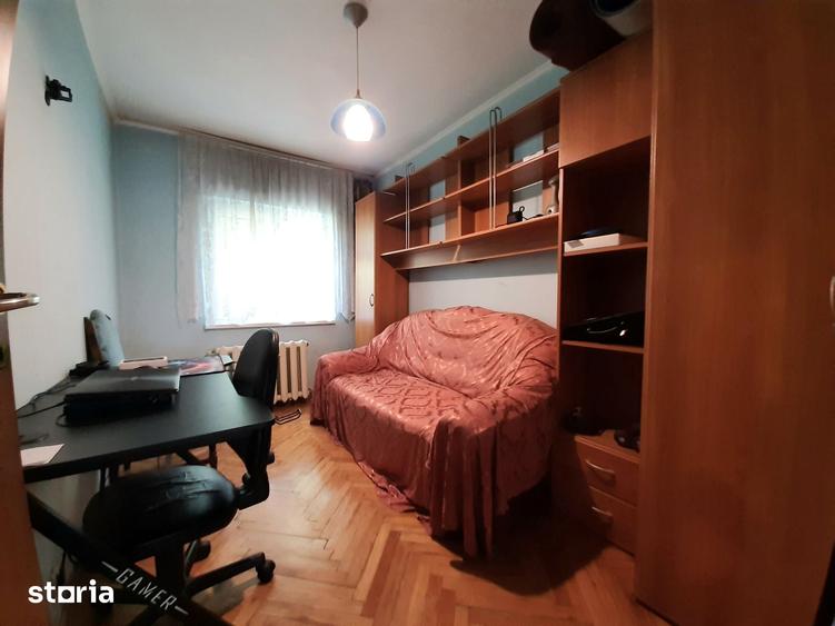 Apartament cu 3 camere decomandat în Micro 17