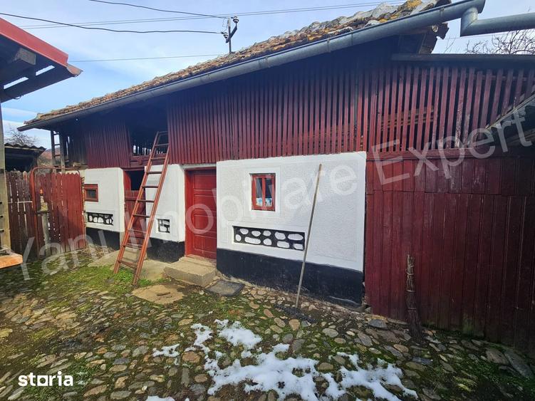 Casă cu 3 camere cu Teren 1378 Mp în Corbeni