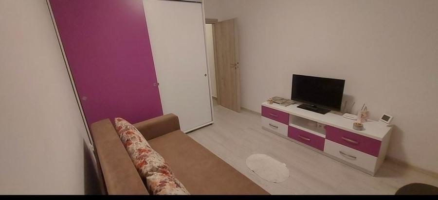 Garsonieră decomandată în Central