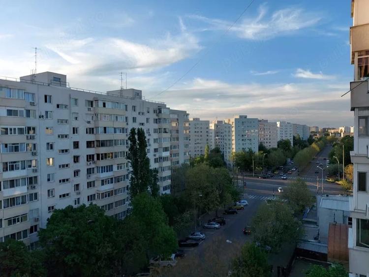 Garsonieră decomandată în Theodor Pallady