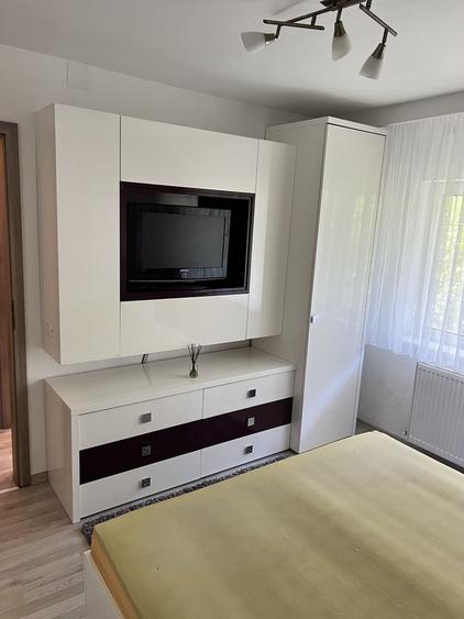Apartament cu 2 camere decomandat în Soarelui