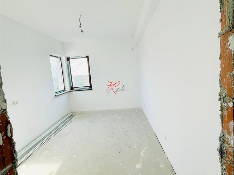 Casă cu 4 camere cu Teren 500 Mp în Corbeanca