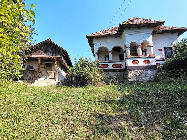 Casa tradi?ionala musceleana cu teren 1100 mp Stroe?ti, com. Mu?ate?ti, Arge? (ideal restaurare) - 2